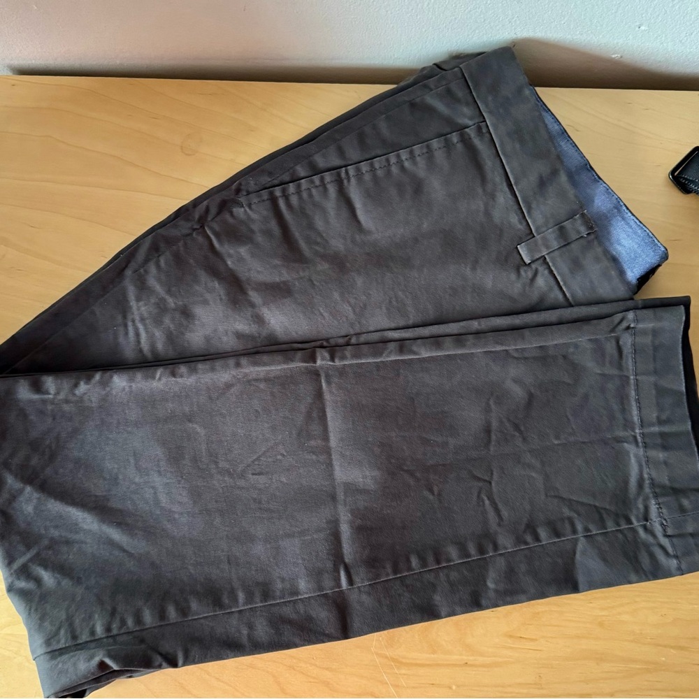 Lot of 2 Pairs of Men’s Banana Republic Factory Chinos - Picture 5 of 5